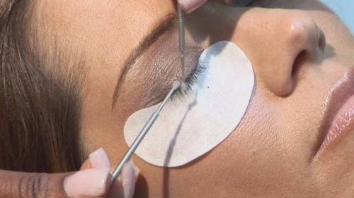 Наклеенные пучками ресницы. Как наклеить пучковые реснички? 06