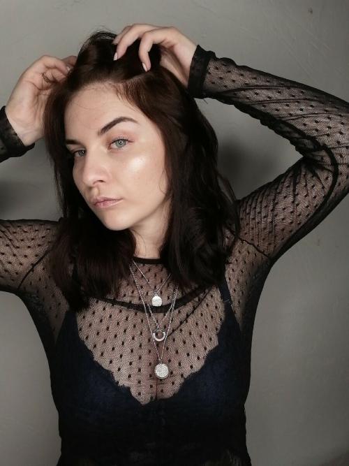 Хайлайтер. Что такое хайлайтер, и нужен ли он вам в косметичке