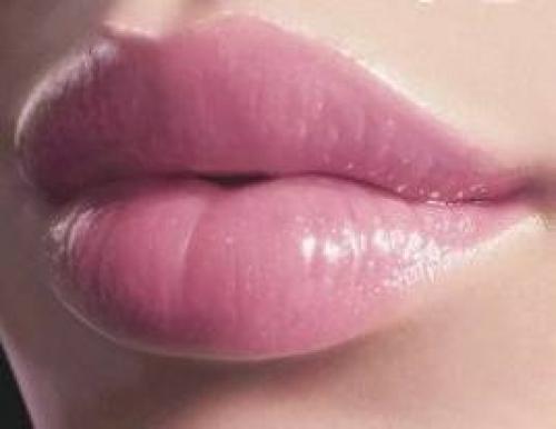 Больно ли губы делать. Разнообразие процедур по увеличению губ 04