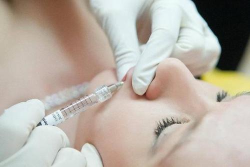 Больно ли губы делать. Разнообразие процедур по увеличению губ 02