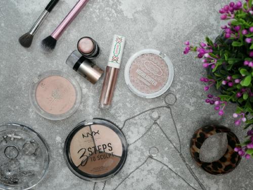 Хайлайтер. Что такое хайлайтер, и нужен ли он вам в косметичке