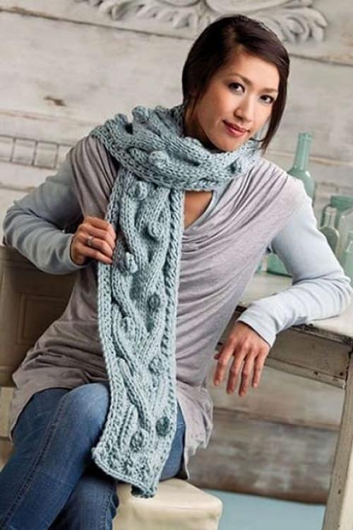 Вязать шарф спицами женский. Красивый узор для шарфа легко и просто