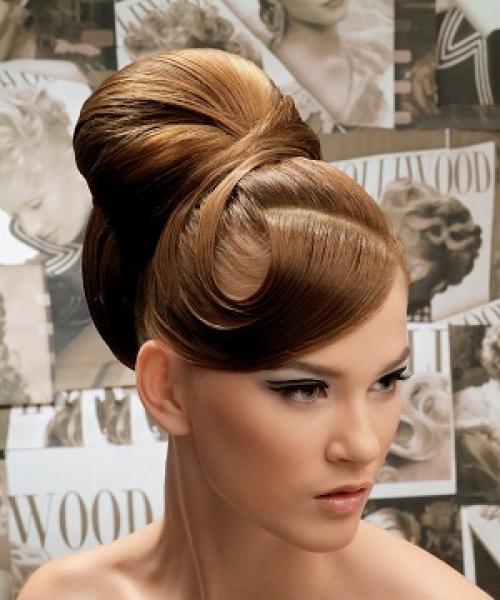 Прическа на средние волосы прямые. Основные виды стрижек для средних волос 06