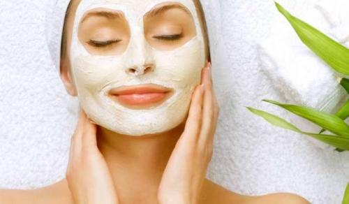 Маски для лица в домашних условиях. Как освежить кожу лица в домашних условиях, приготовление и применение масок