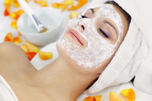Маски для лица в домашних условиях. Как освежить кожу лица в домашних условиях, приготовление и применение масок