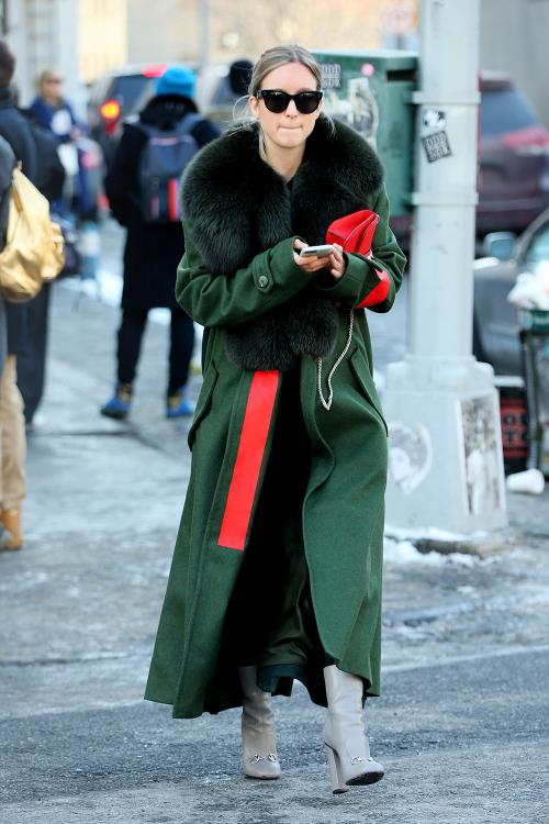 С чем носить длинное пальто зимой. Как носить пальто зимой и не замерзнуть: 5 стильных лайфхаков