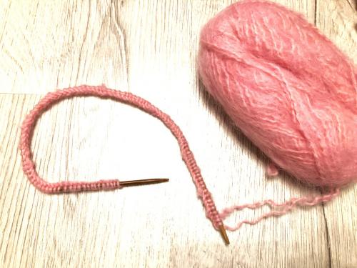 Что такое шапка бини. Шапка бини спицами