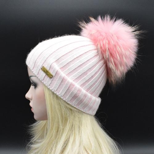 Шапка бини модная. Как выбрать модную шапку бини, описание моделей и с чем лучше носить 17 Шапка бини модная. Как выбрать модную шапку бини, описание моделей и с чем лучше носить 17