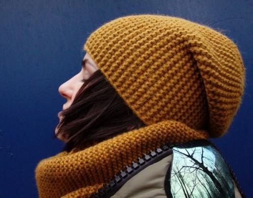 Простая шапка спицами. Вязаные шапки спицами схемы женские вяжем модные шапочки бини из пряжи, крупная объемная вязка пошагово, видео