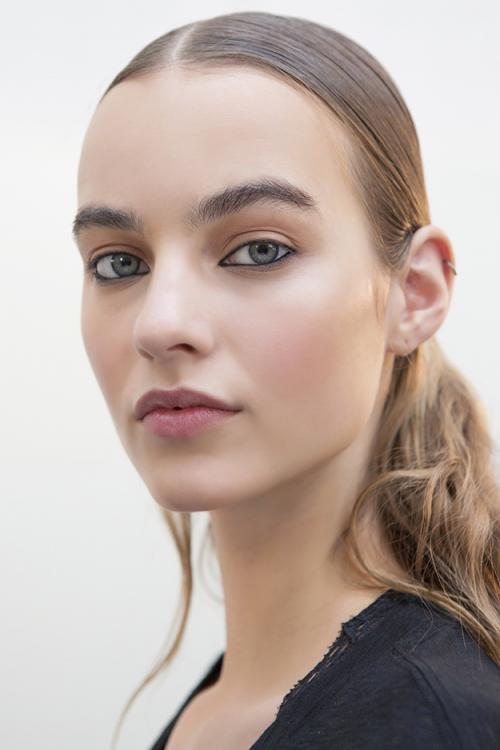 Как вырастить брови быстро. Можно ли отрастить брови и за какое время? 01 Как вырастить брови быстро. Можно ли отрастить брови и за какое время? 01