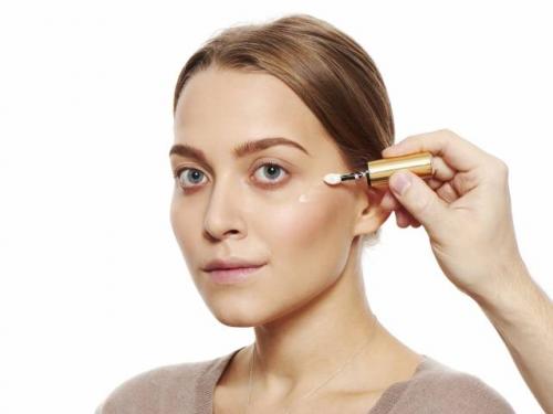 Хайлайтер на лице. Хайлайтер: подробное бьюти-досье