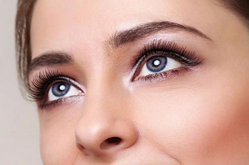 Как сделать густыми брови в домашних условиях. 10 хитростей, которые помогут создать идеальные брови 10 Как сделать густыми брови в домашних условиях. 10 хитростей, которые помогут создать идеальные брови 10