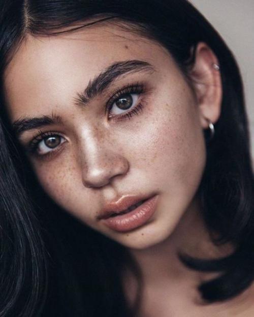 Все о бровях 2019. Про модные тенденции 2019 на брови