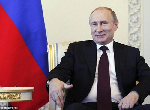 Какого цвета глаза у Путина. Что происходит с лицом Путина? Взгляните сами!