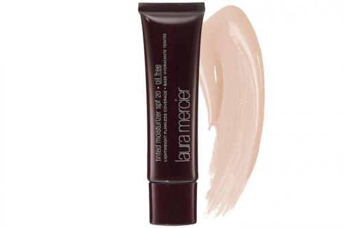 Каким тональным кремом пользуются визажисты. Выбор звездных визажистов: 10 лучших тональных кремов, которые используют профи