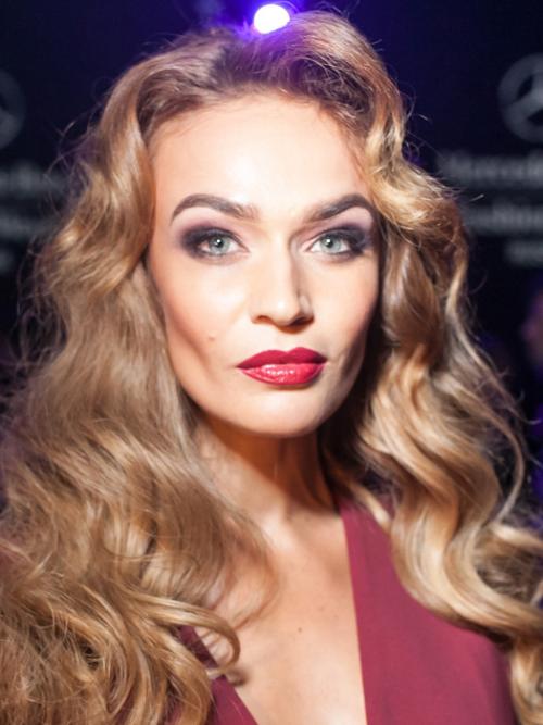 Каким тональным кремом пользуются звезды. Дешево и сердито: бюджетная косметика, которой пользуются российские звёзды