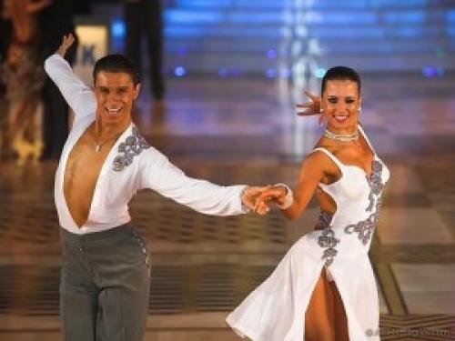 Макияж для латиноамериканских танцев. Как сделать макияж для бальных танцев