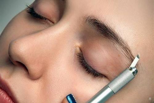 Теневая растушевка и пудровое напыление разница. Пудровые брови и теневая растушевка помогут создать красивый и стильный образ девушкам