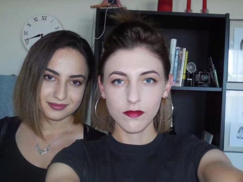 Список селфи на каждый день. Девушка делала селфи каждый день в течение 8 лет, и в конце она сильно изменилась