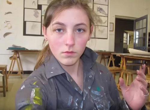 Список селфи на каждый день. Девушка делала селфи каждый день в течение 8 лет, и в конце она сильно изменилась