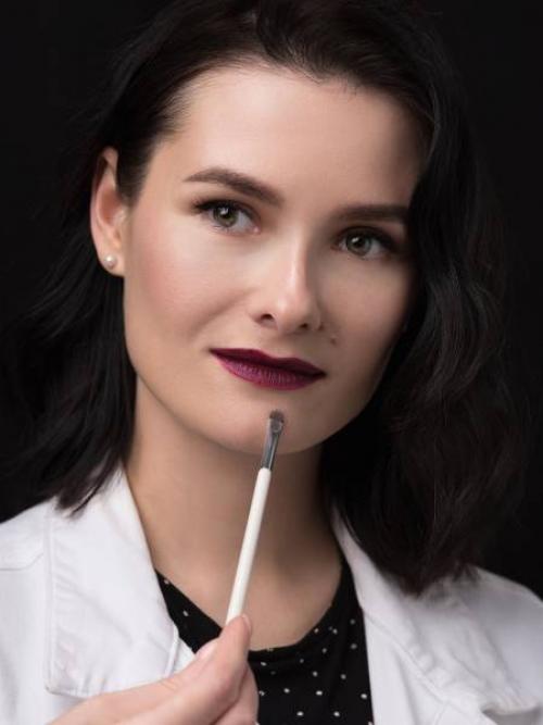 Хайлайтер, как наносить. Как наносить хайлайтер на лицо?