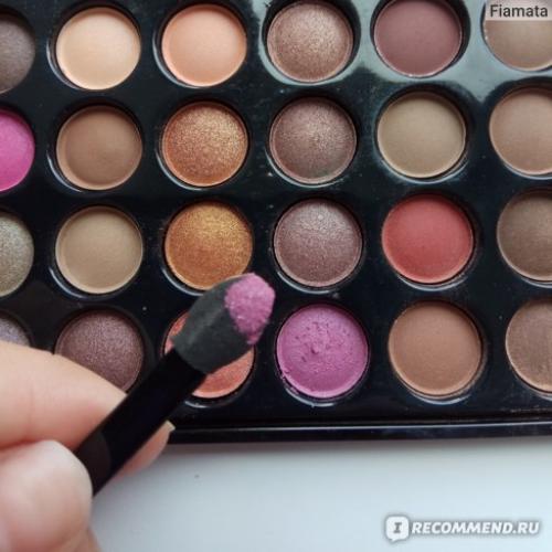 Большая палетка теней на любой вкус и цвет. Большое разнообразие и хорошее качество!