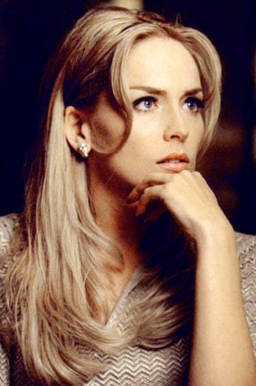 Шэрон Стоун цвет глаз.