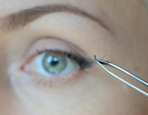 Как приклеить ресницы в домашних условиях без клея. Правильно клеим ресницы, ориентируясь на их вид