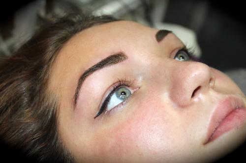Татуаж век минусы. Татуаж век: плюсы и минусы