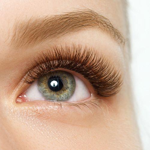 Цветные ресницы. Создание оригинального образа с цветными кончиками ресниц