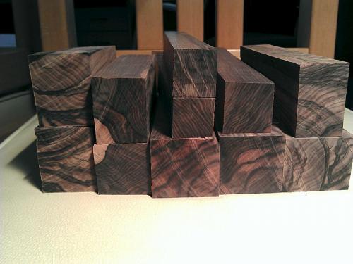 Какой лак выбрать для деревянного пола. Разновидности лаков для пола и советы по выбору состава