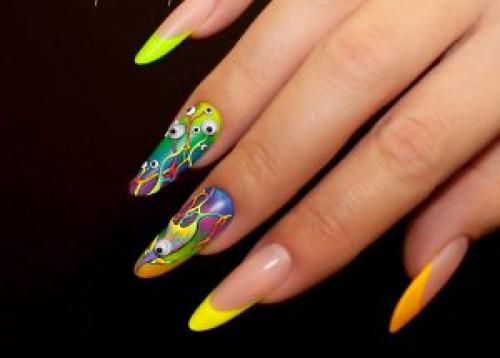 Белый френч на розовом фоне миндаль. Френч на ногтях миндалевидной формы с традиционным расположение «улыбки» (фото)