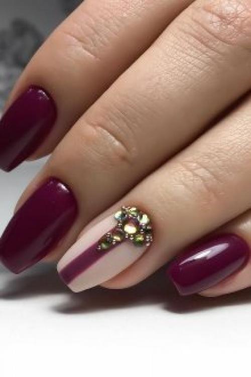 Темно вишневый лак. Особенности стильного оформления вишневого маникюра