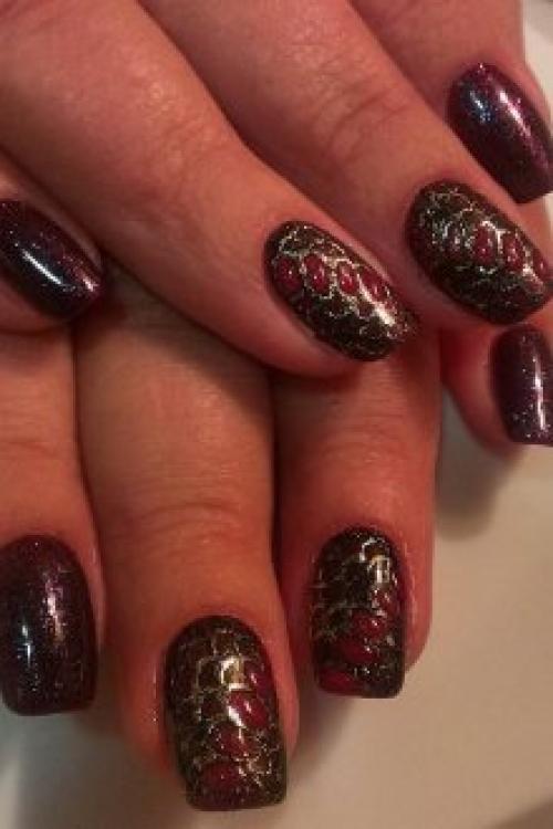 Темно вишневый лак. Особенности стильного оформления вишневого маникюра
