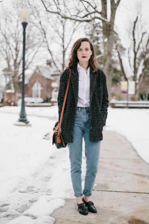 С чем носить светлые джинсы зимой. Какие джинсы лучше надеть в холод?