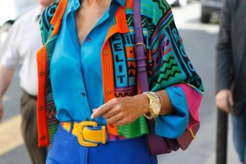 С чем носить светлые джинсы. С какими цветами сочетаются джинсы? 04 С чем носить светлые джинсы. С какими цветами сочетаются джинсы? 04