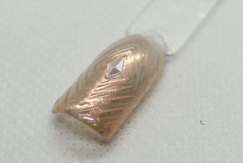 Идеи маникюра со втиркой серебро золото. Идеи маникюра с втиркой – пошаговые мастер-классы