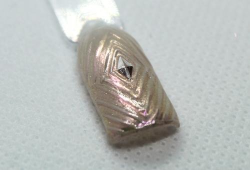 Идеи маникюра со втиркой серебро золото. Идеи маникюра с втиркой – пошаговые мастер-классы