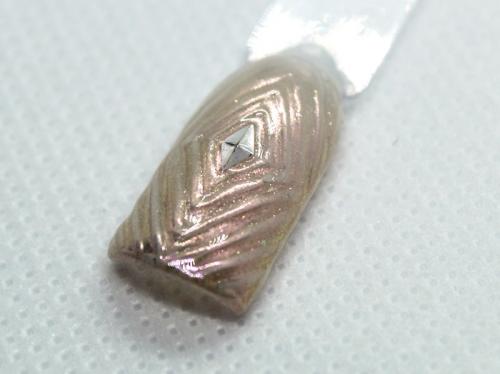 Идеи маникюра со втиркой серебро золото. Идеи маникюра с втиркой – пошаговые мастер-классы