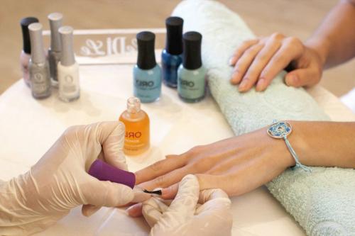 Курсы по маникюру. Обучение маникюру: как правильно выбрать курсы?