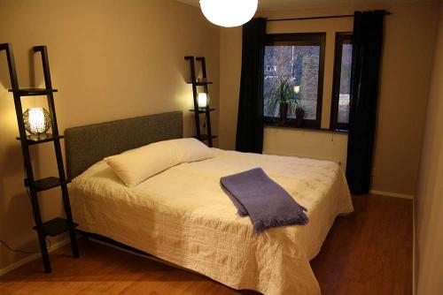 Цвет слоновой кости маникюр. Нюдовый маникюр с применением лака оттенка слоновой кости 13