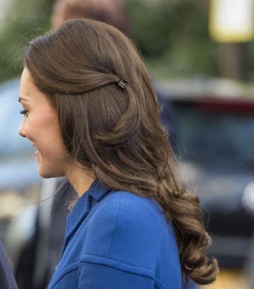 Чем заколоть волосы сзади. Прически с  крабиком  на  длинные волосы  