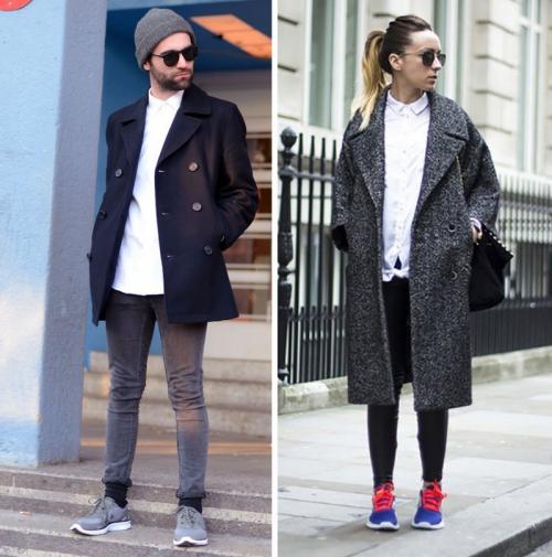 Серое пальто с белыми кроссовками. Гармоничные цветовые сочетания
