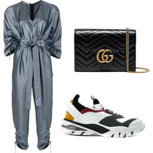 С чем носить кроссовки женщинам за 40 лет. С чем носить кроссовки женщинам за 40, чтобы выглядеть круто?