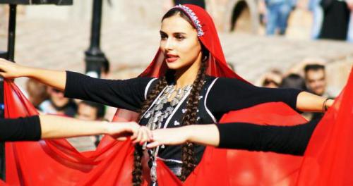 Грузинские женщины, какие они. Грузинские девушки: внешность, воспитание, имена