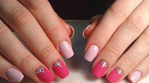 Стразы с бульонками на ногтях на ногах. Как крепить бульонки на гель-лак