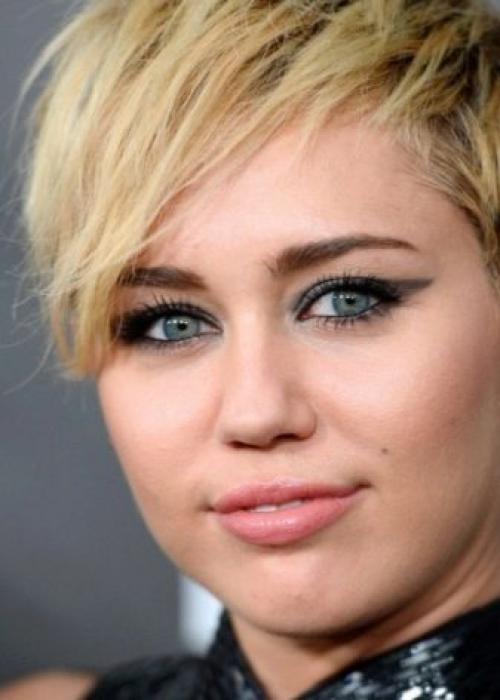 Стрижки для круглого лица после 50 лет. Варианты и советы 04 Стрижки для круглого лица после 50 лет. Варианты и советы 04