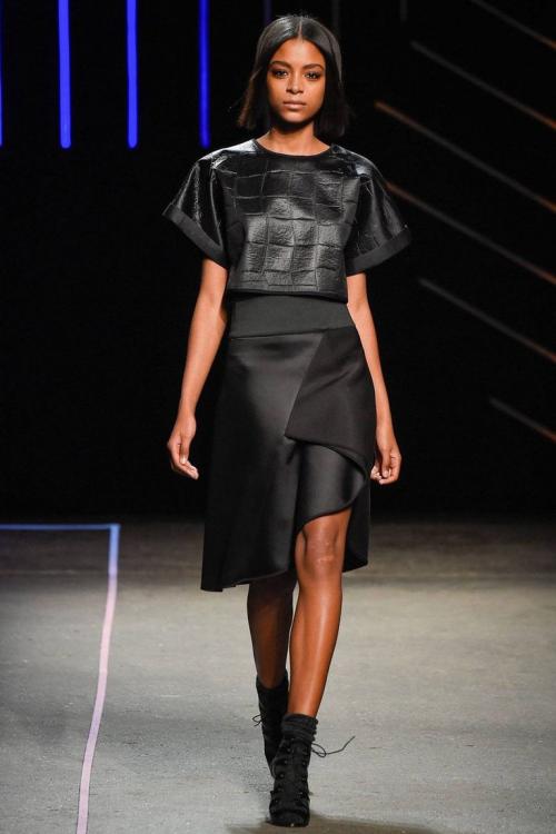 Юбка в полоску с запахом. Виды юбок с запахом 01