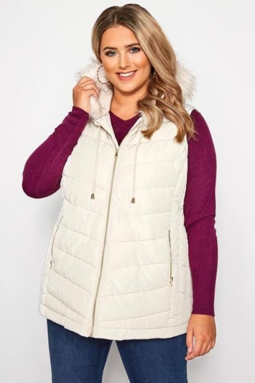 Мода для полных женщин осенью 2019. Модные куртки для полных женщин осень-зима 2019-2020 01 Мода для полных женщин осенью 2019. Модные куртки для полных женщин осень-зима 2019-2020 01