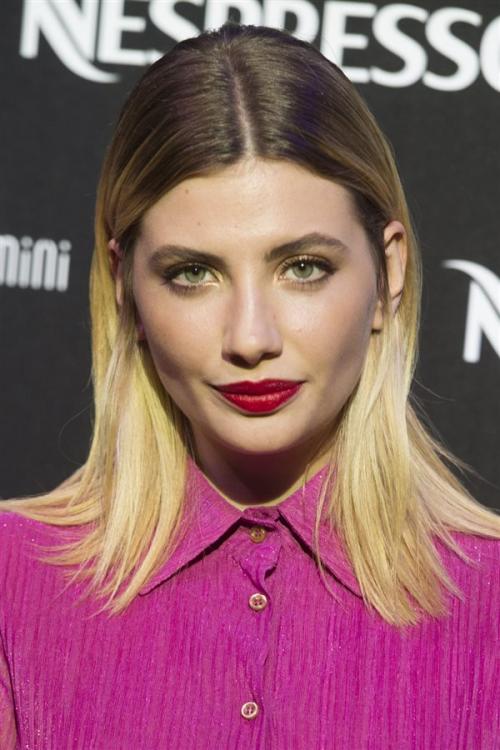 Темные корни и светлые волосы. Знаменитости со светлыми волосами и темными корнями